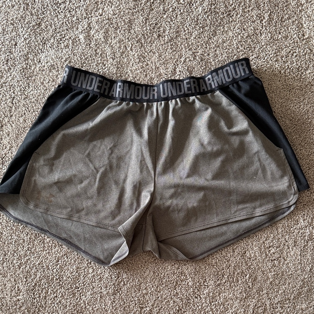 Under Armour Women’s grey and Black Athletic Shorts medium